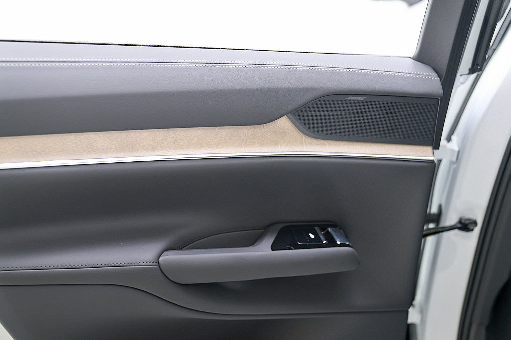 New 2026 Volvo EX90 Plus AWD/4WD image 23