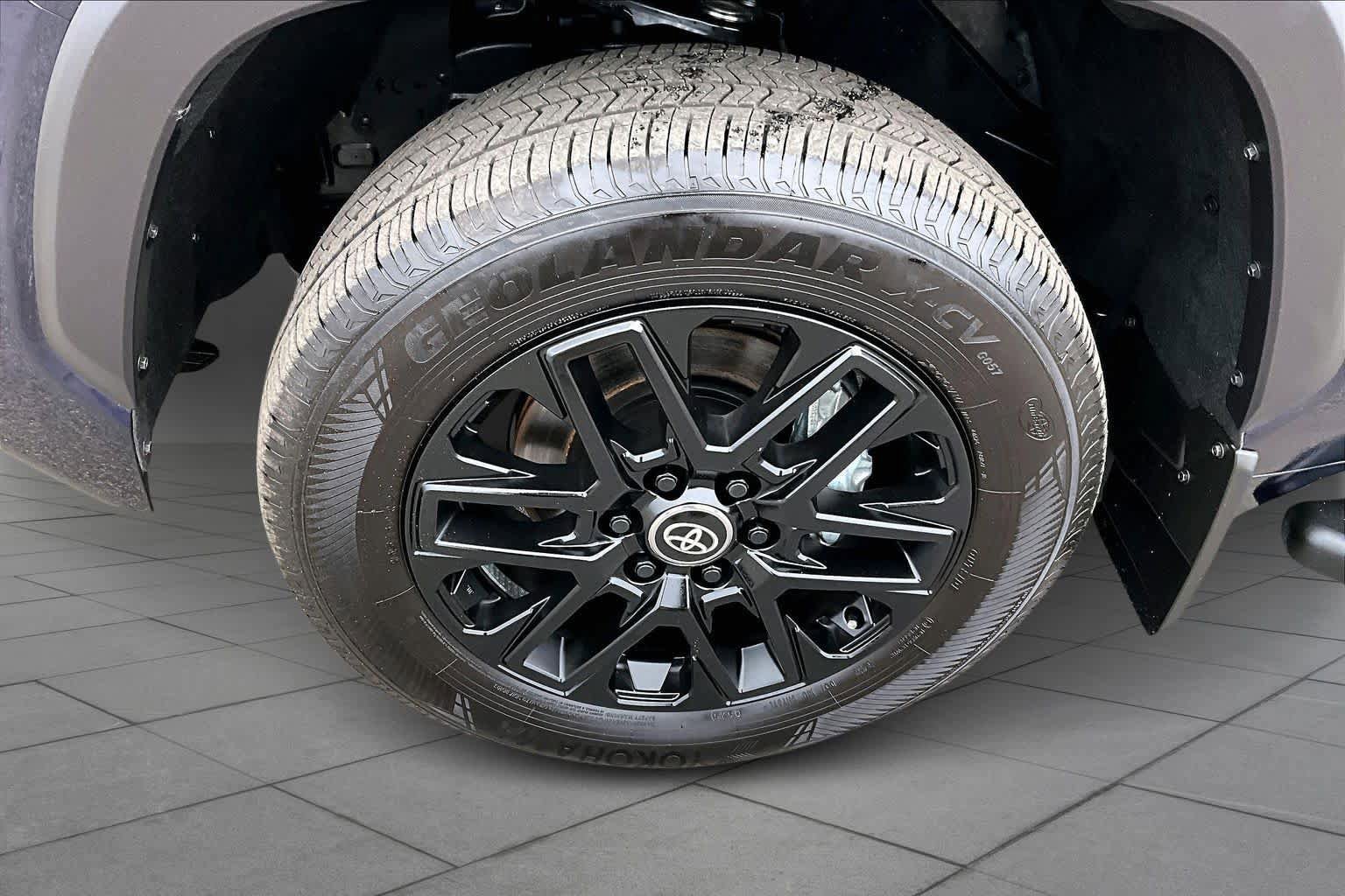Used 2025 Toyota Tundra Limited image 11