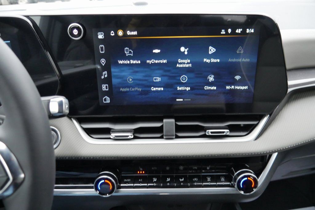 New 2026 Chevrolet Equinox LT w/ Convenience Package II FWD image 15