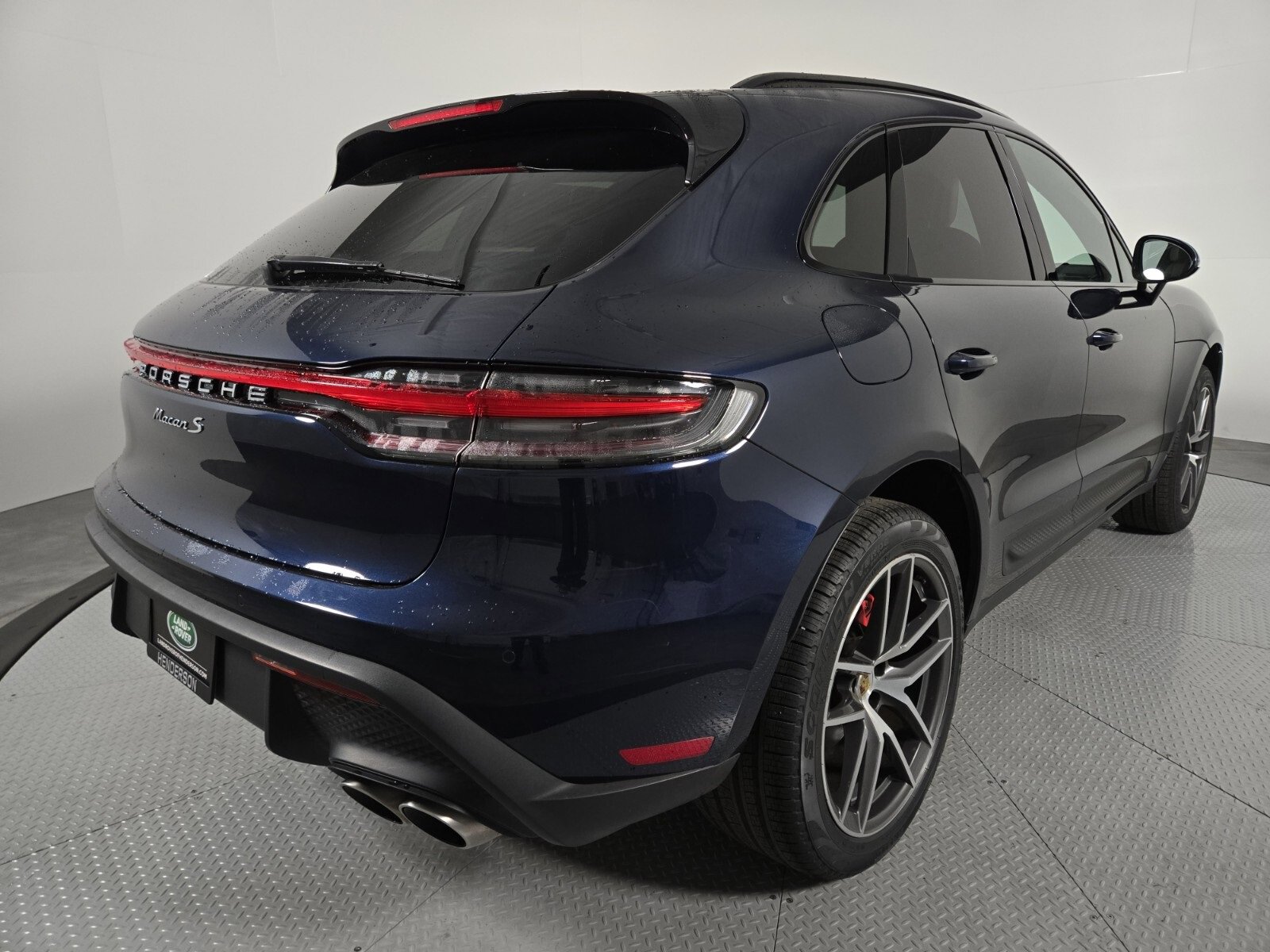 Used 2022 Porsche Macan S image 2