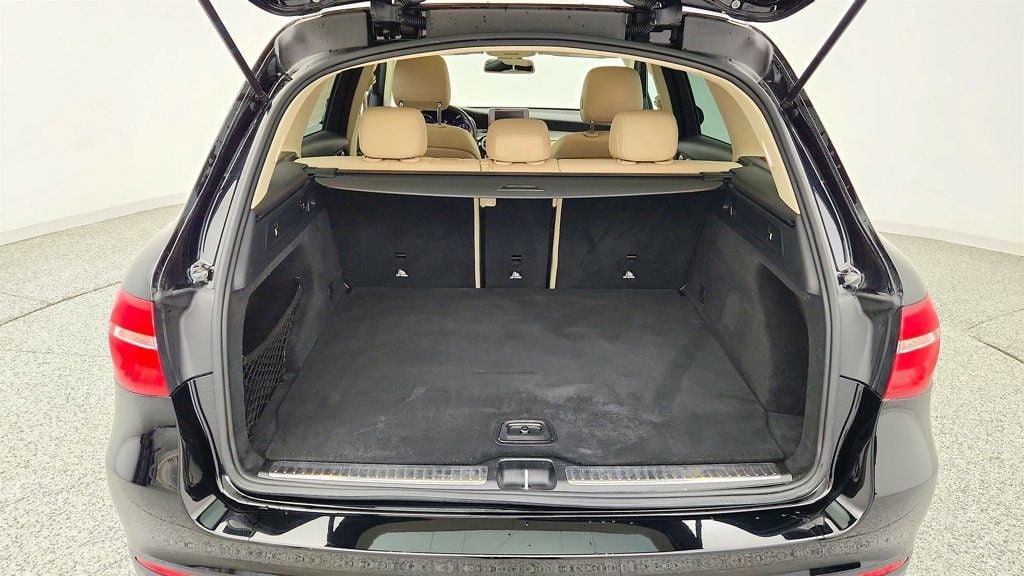 Used 2018 Mercedes-Benz GLC 300 4MATIC image 21