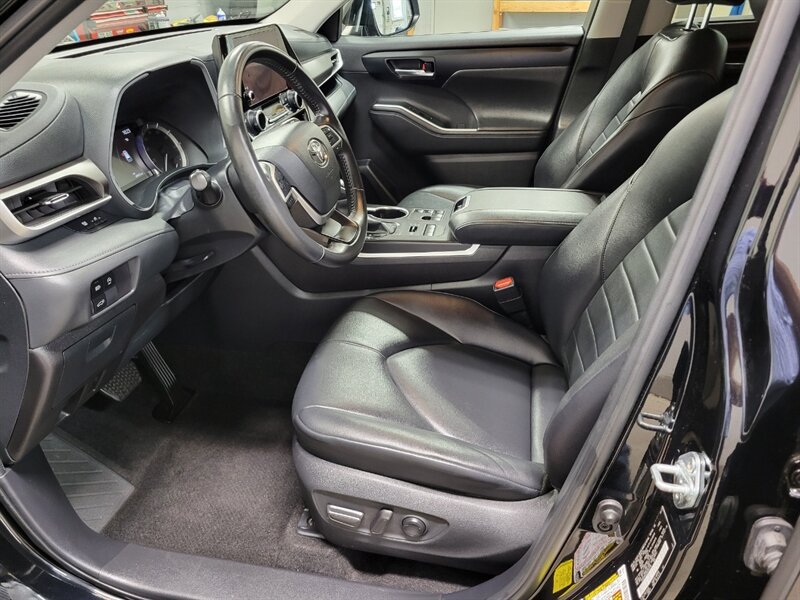 Used 2024 Toyota Highlander XLE AWD/4WD image 22