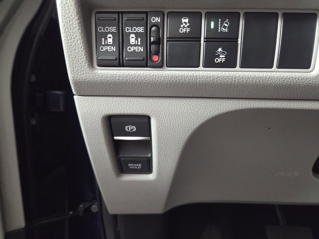 Used 2019 Honda Odyssey EX image 21