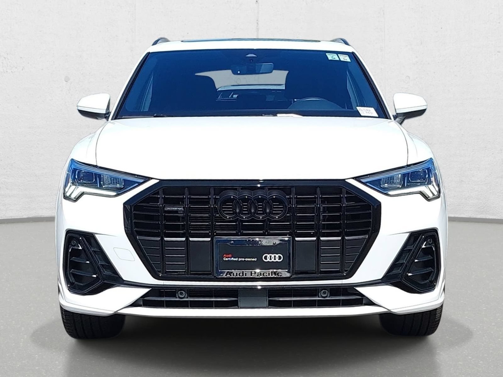 Certified 2025 Audi Q3 2.0T Premium w/ Convenience Package AWD/4WD image 2
