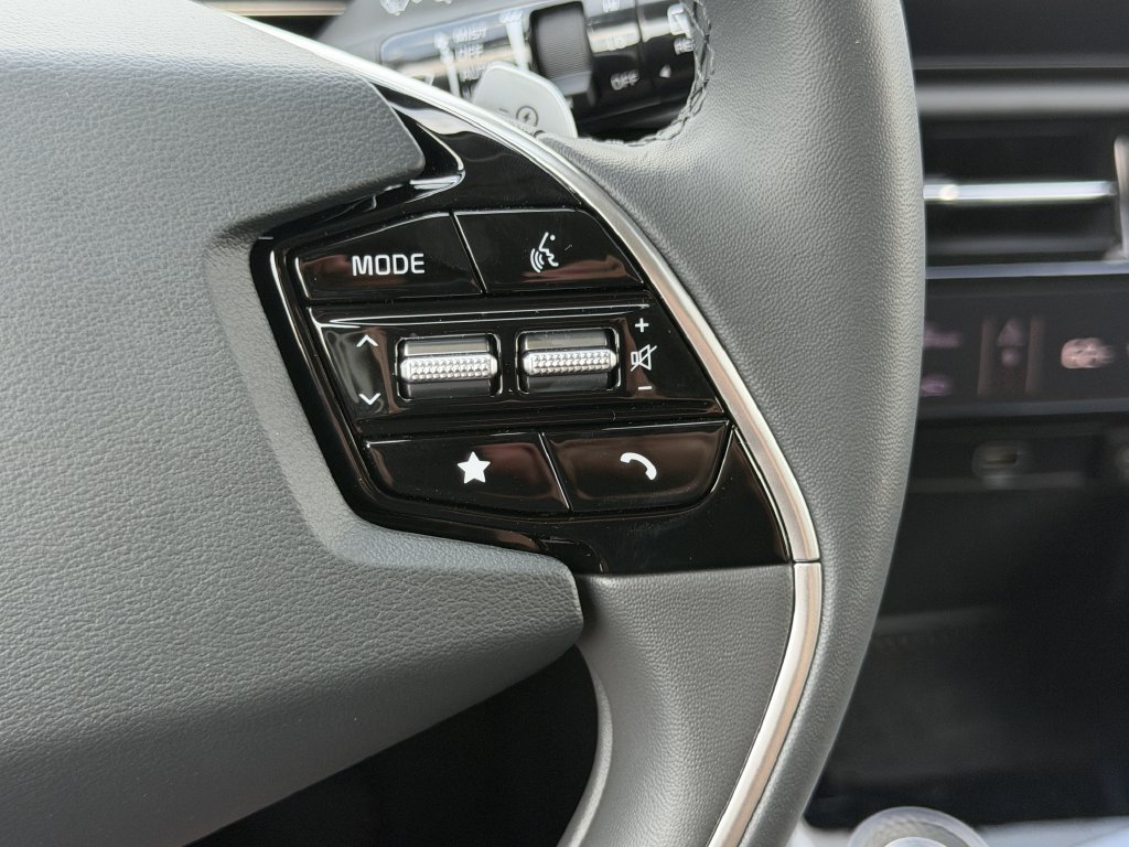 New 2026 Kia Niro Wind FWD image 35