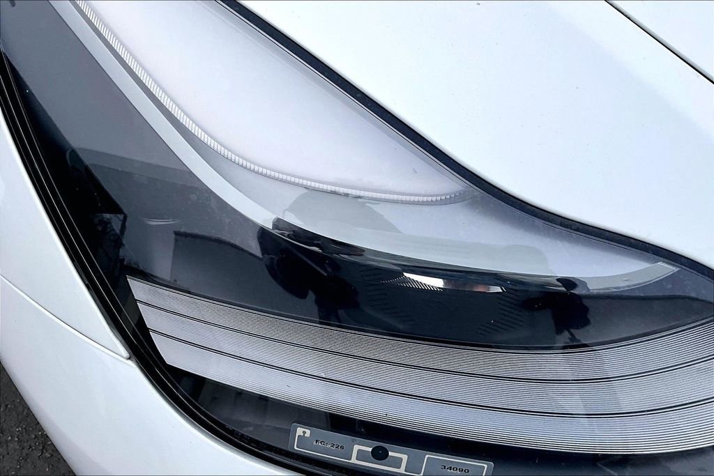 Used 2022 Tesla Model Y Performance image 28