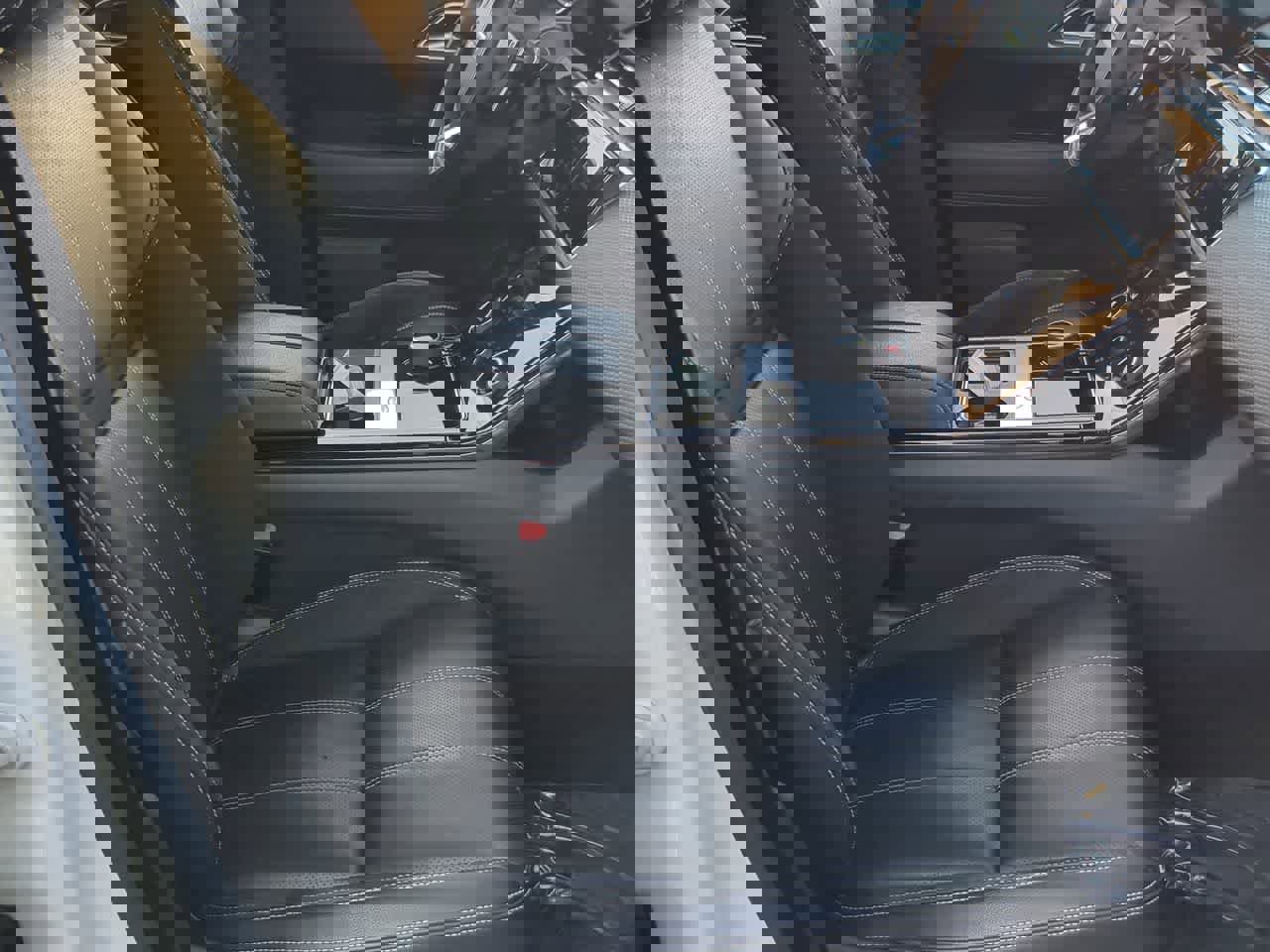 Used 2020 Land Rover Range Rover Velar R-Dynamic S image 23