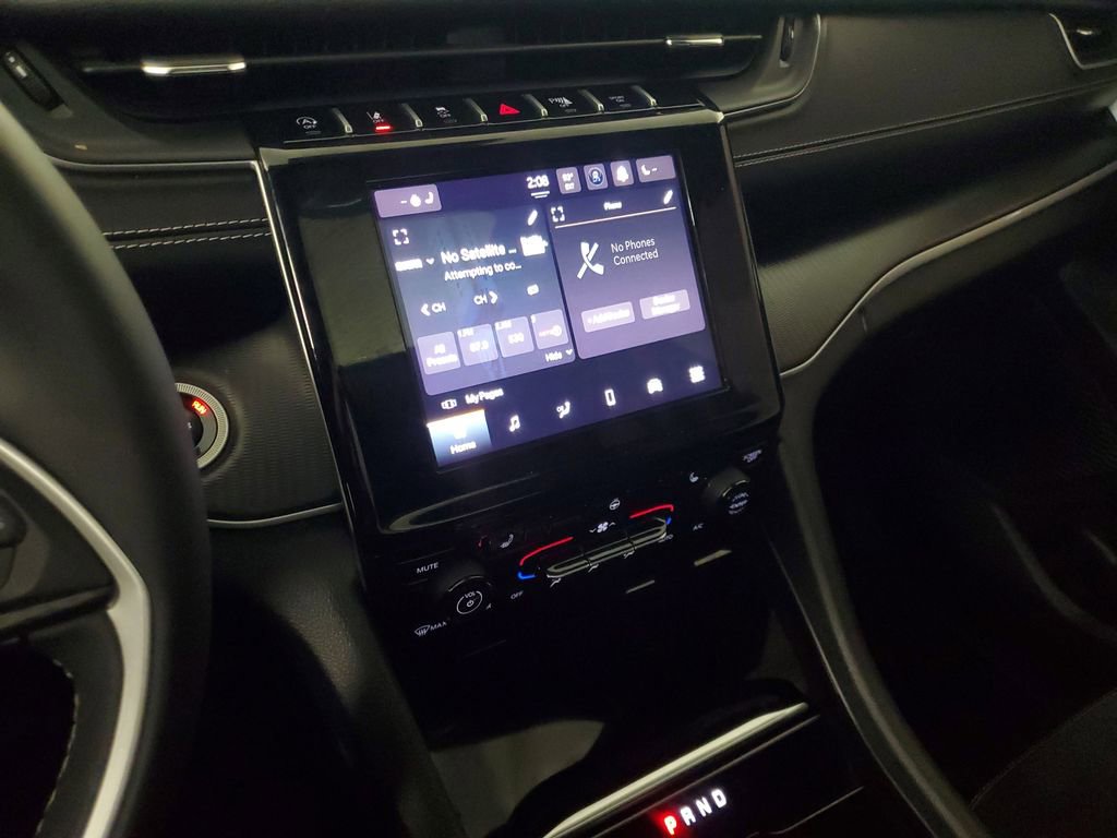 Used 2024 Jeep Grand Cherokee L Altitude image 18