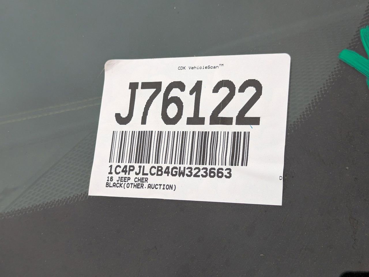 Used 2016 Jeep Cherokee Latitude FWD image 31