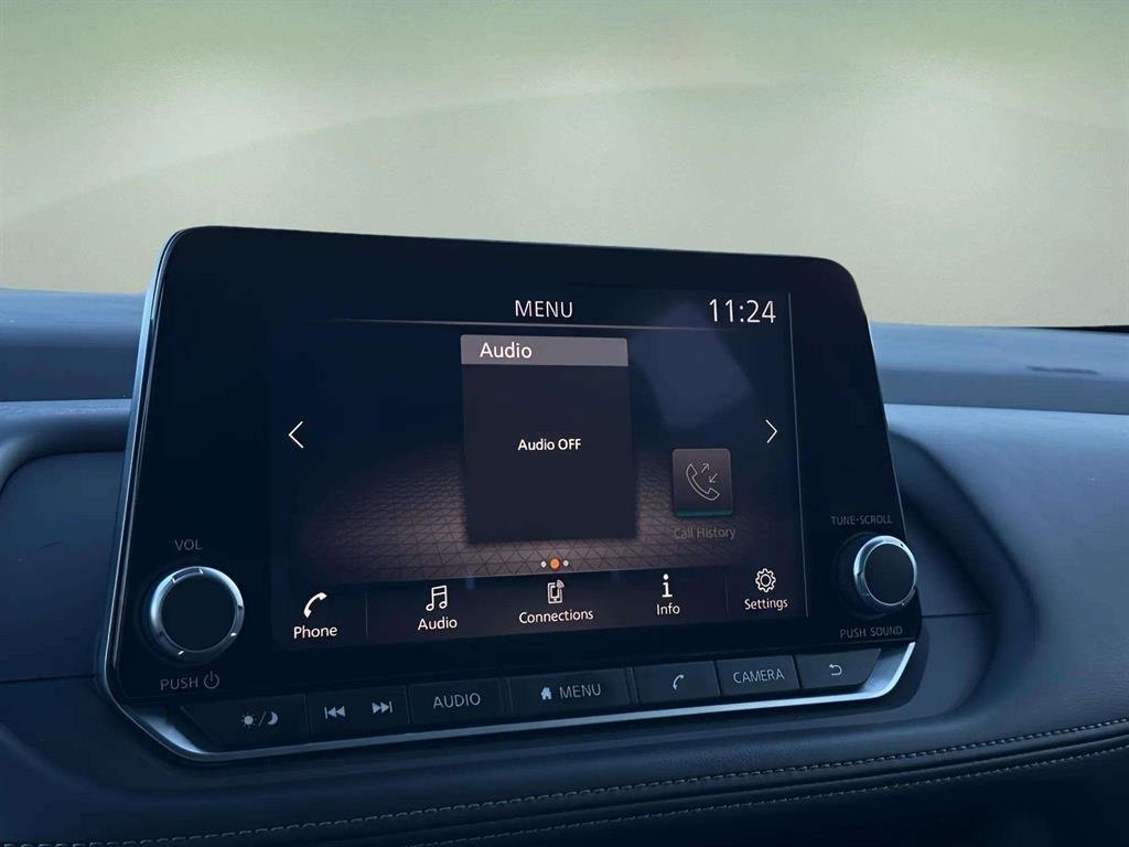 Used 2024 Nissan Rogue S image 18