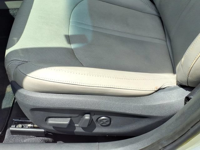 Used 2016 Hyundai Sonata Limited w/ Option Group 05 FWD image 13