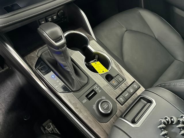 Used 2020 Toyota Highlander Limited image 20