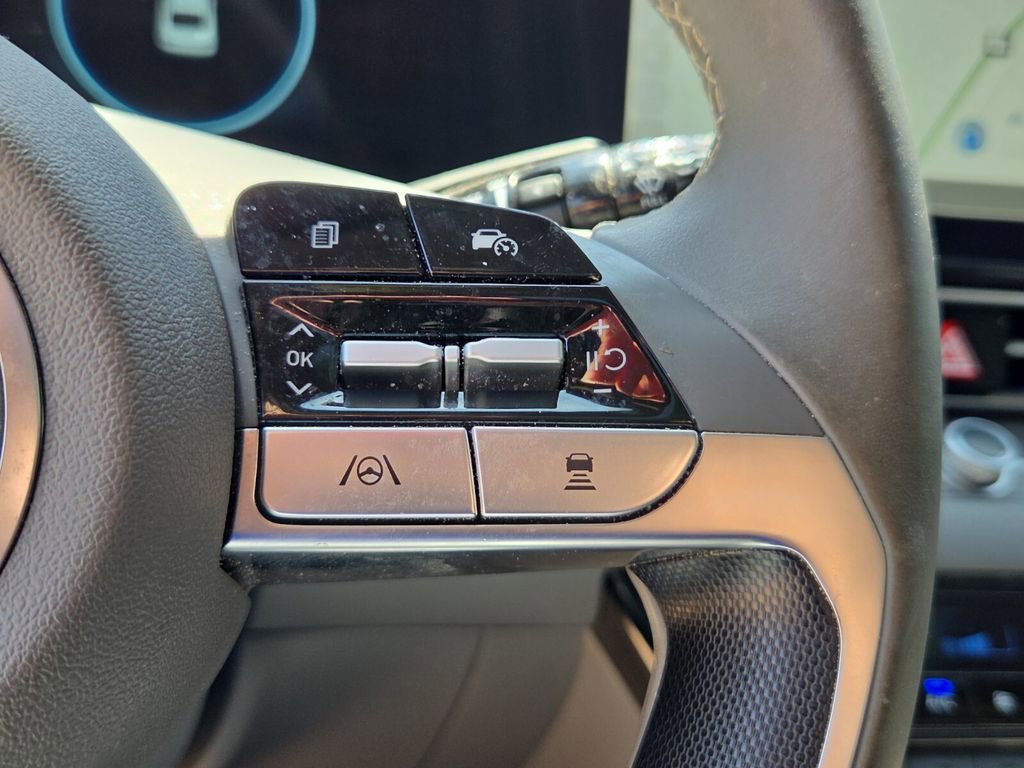 Used 2024 Hyundai Elantra SEL w/ Convenience Package FWD image 24