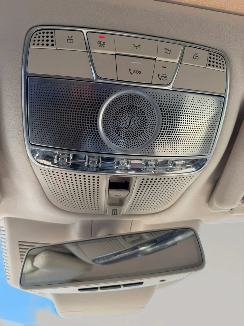 Used 2019 Mercedes-Benz S 560 Sedan image 25