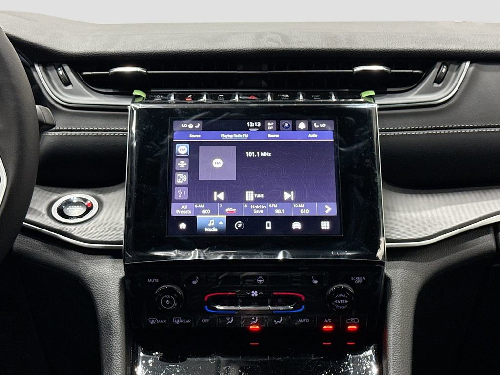 New 2025 Jeep Grand Cherokee L Laredo image 25