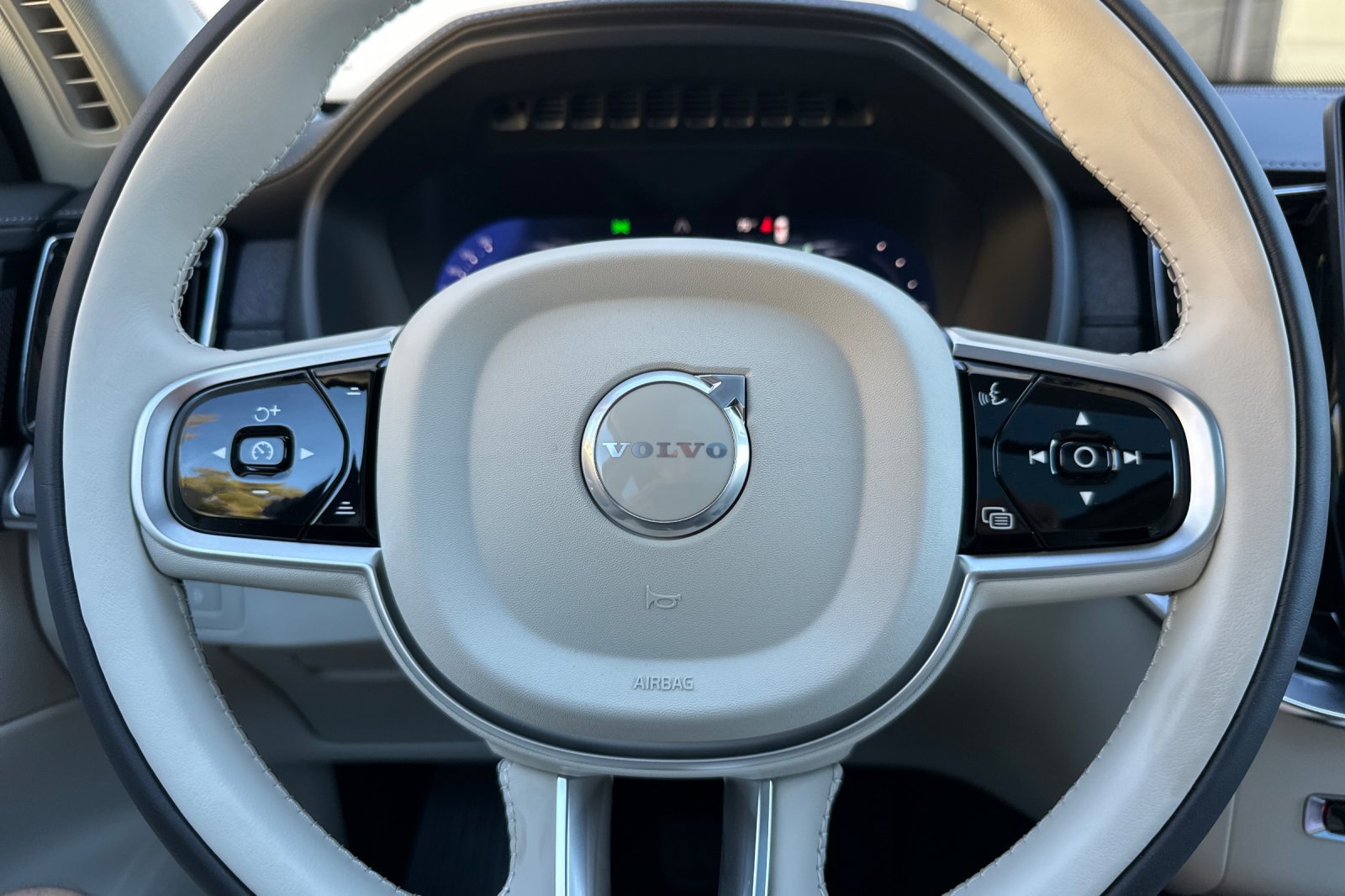 New 2026 Volvo XC90 T8 Ultra image 22