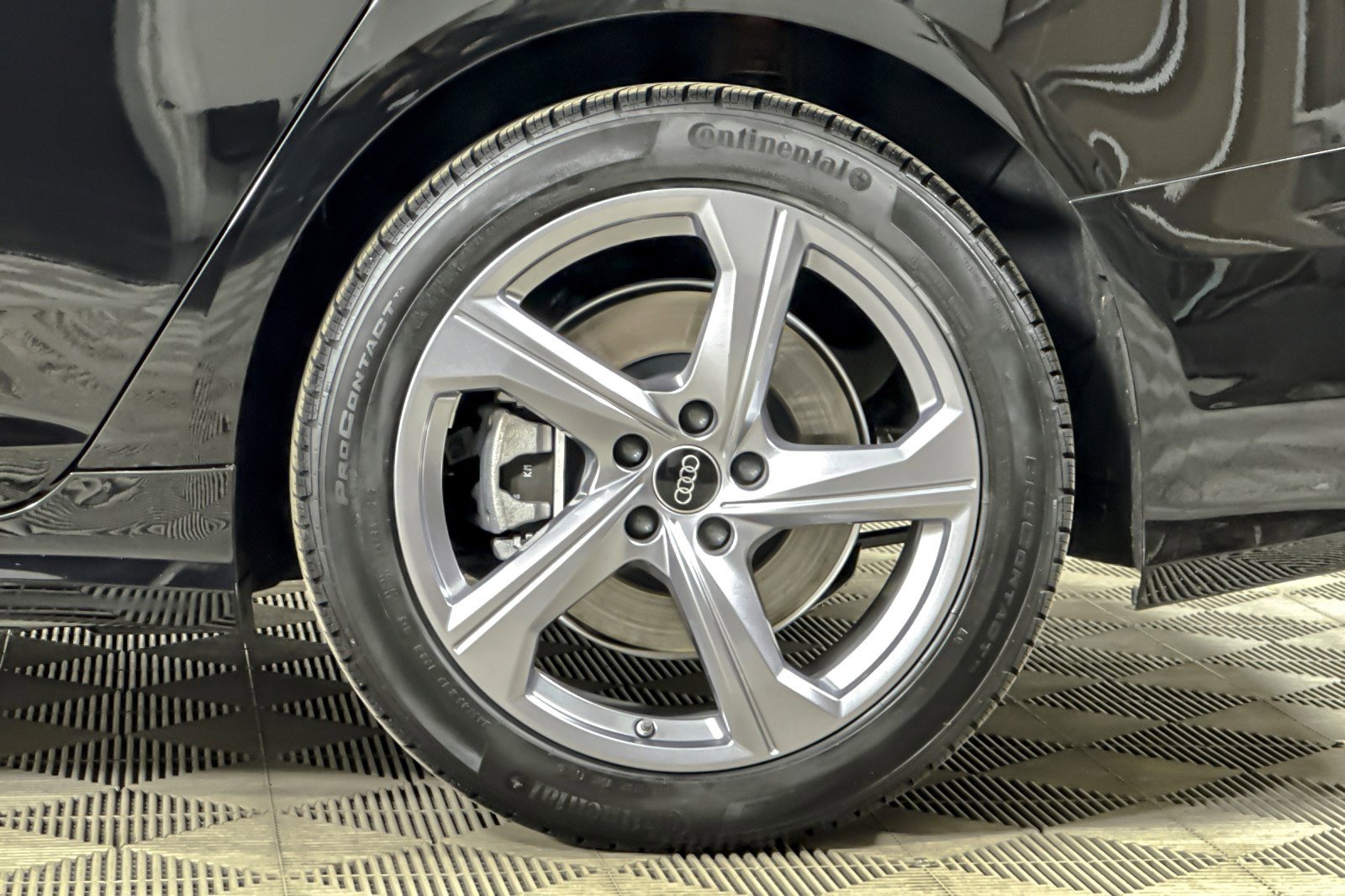 Used 2025 Audi A6 3.0T Premium image 24