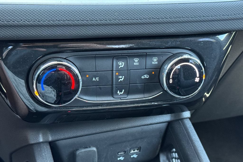 Used 2025 Chevrolet TrailBlazer LT AWD/4WD image 20