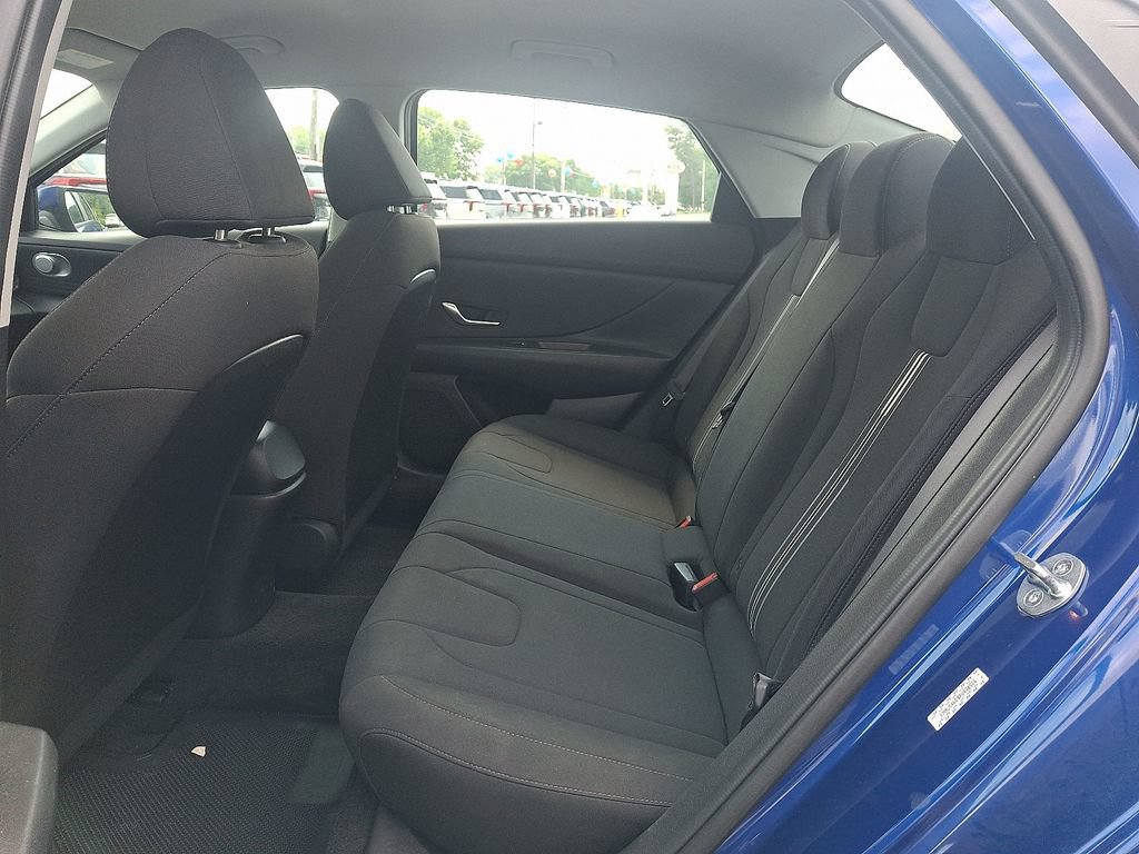 Used 2023 Hyundai Elantra SEL FWD image 11