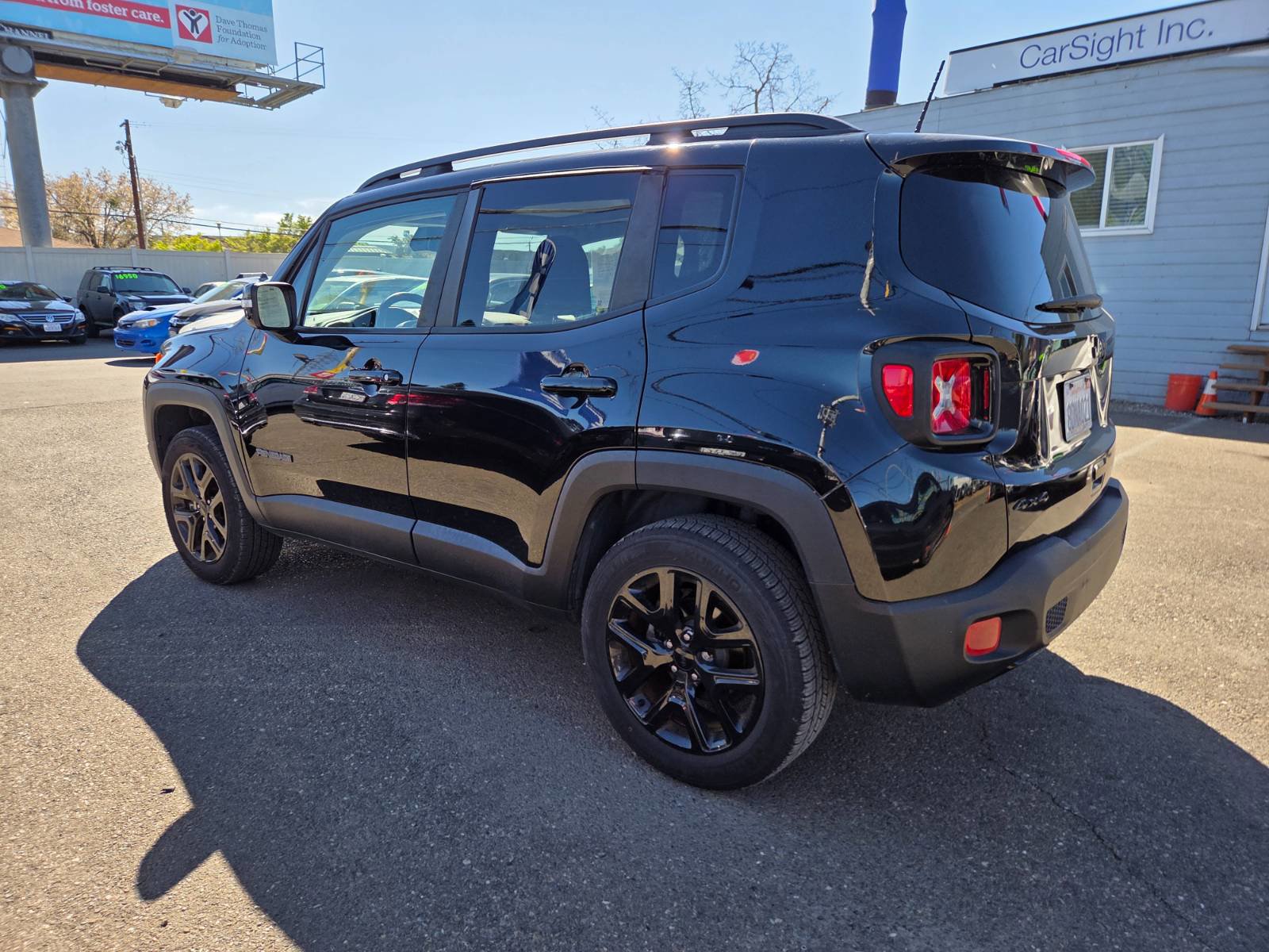 Used 2018 Jeep Renegade Altitude w/ UConnect 8.4 Nav Group image 2