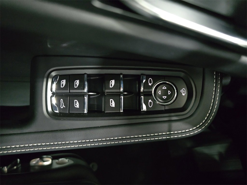 Certified 2025 Porsche Macan GTS image 21