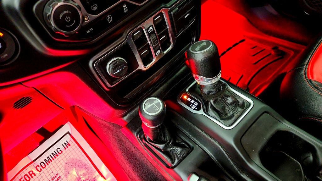 Used 2022 Jeep Wrangler Unlimited Sport AWD/4WD image 16