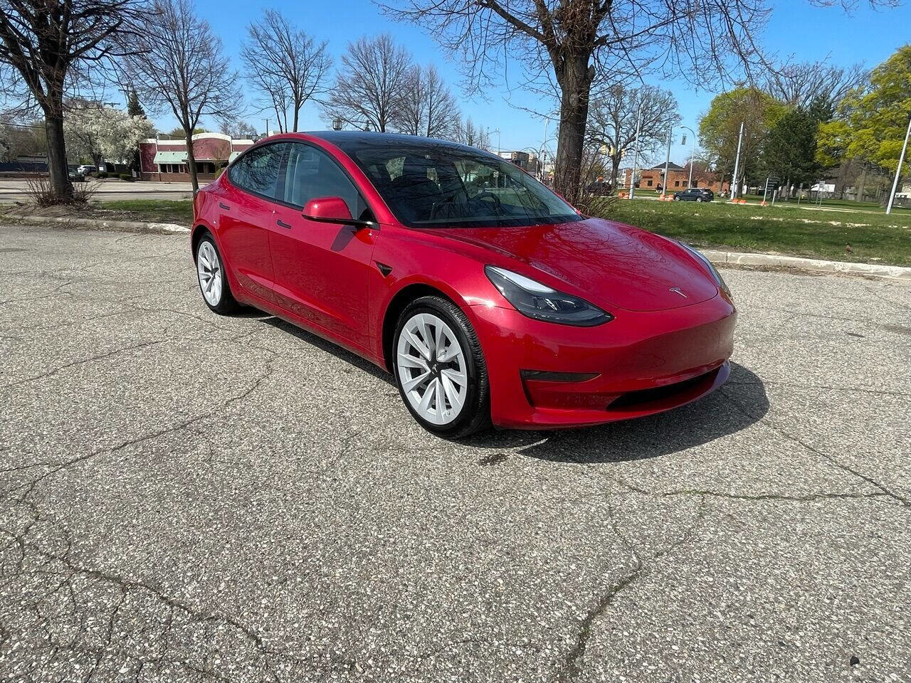 Used 2021 Tesla Model 3 Standard Range Plus image 2