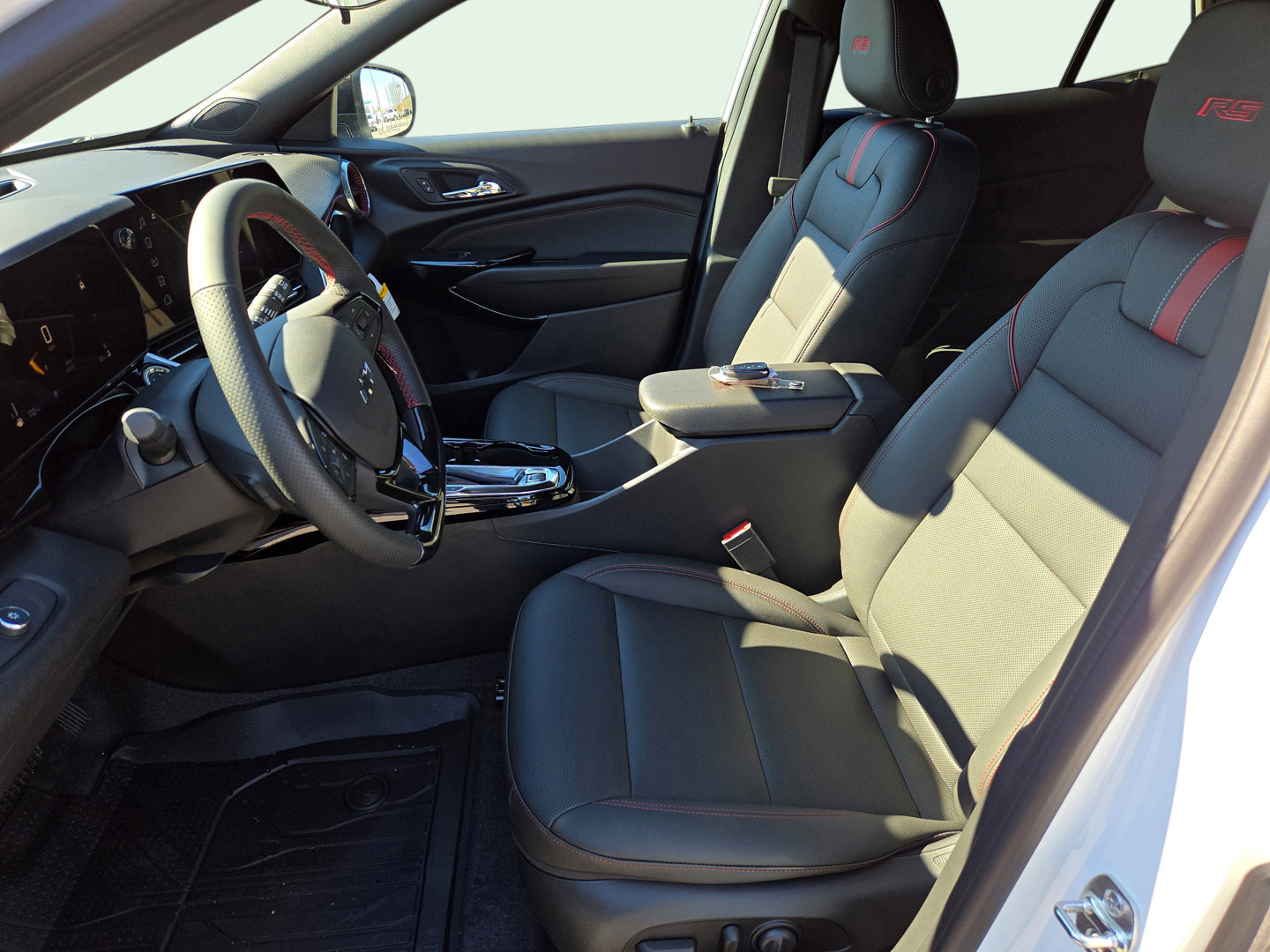 New 2026 Chevrolet Trax RS w/ Driver Confidence Package image 12