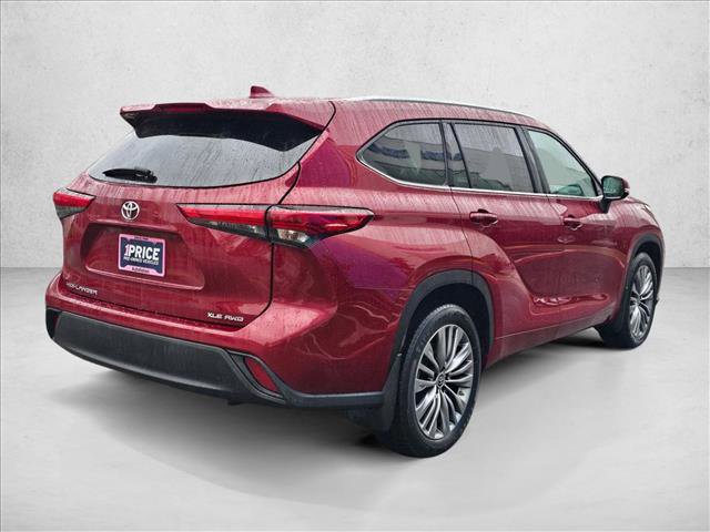 Used 2020 Toyota Highlander XLE AWD/4WD image 5