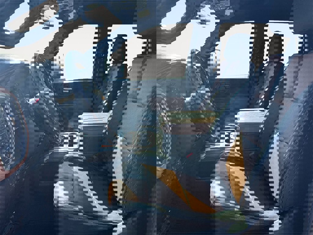 Used 2023 Chevrolet Silverado 3500 High Country w/ Z71 Off-Road Package image 9