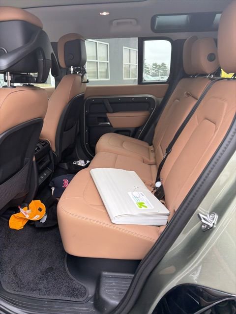 Used 2025 Land Rover Defender 110 X-Dynamic SE image 23