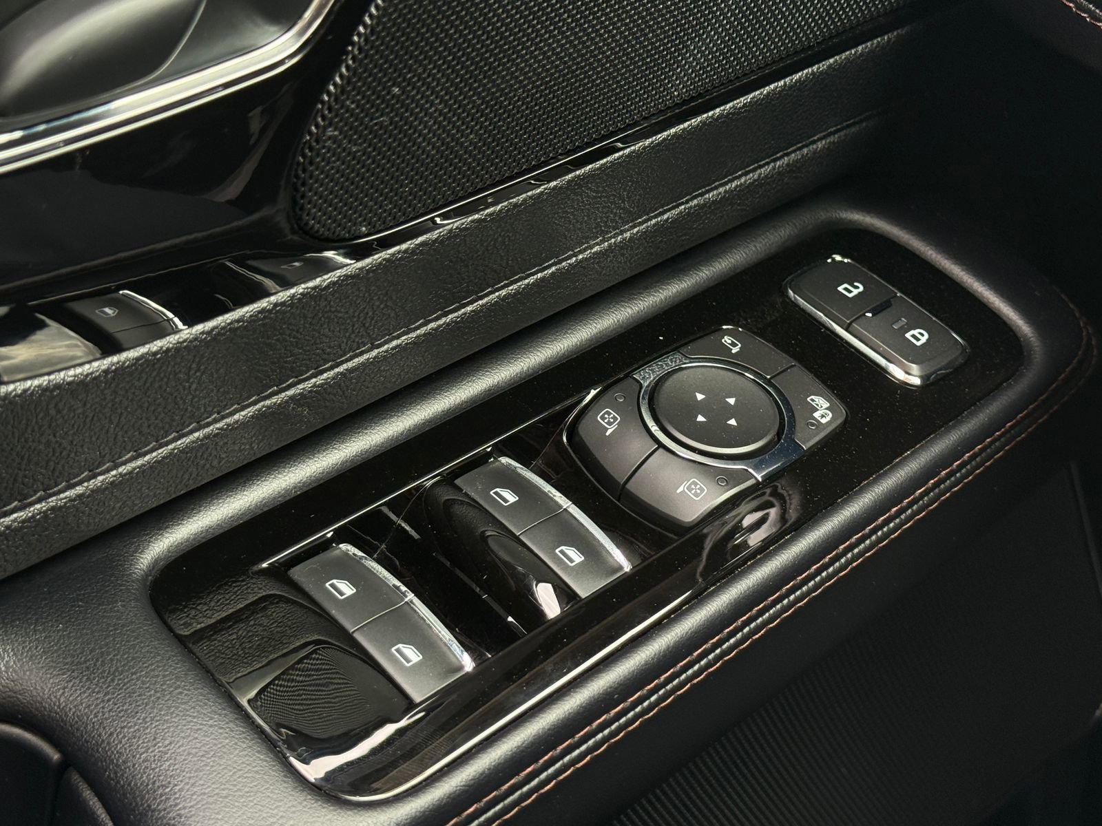 Certified 2023 Lincoln Aviator AWD w/ Premium Package image 42