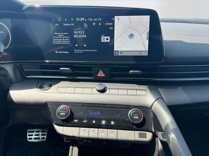 New 2025 Hyundai Elantra SEL image 14