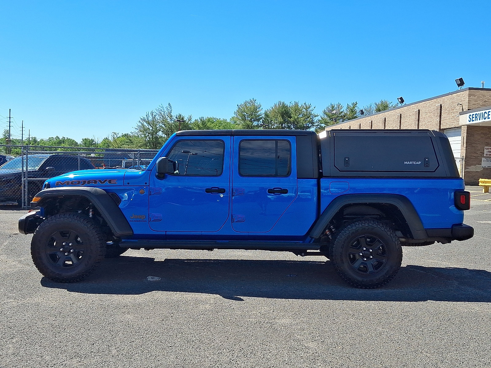 Used 2022 Jeep Gladiator Mojave w/ Dual Top Group AWD/4WD image 4