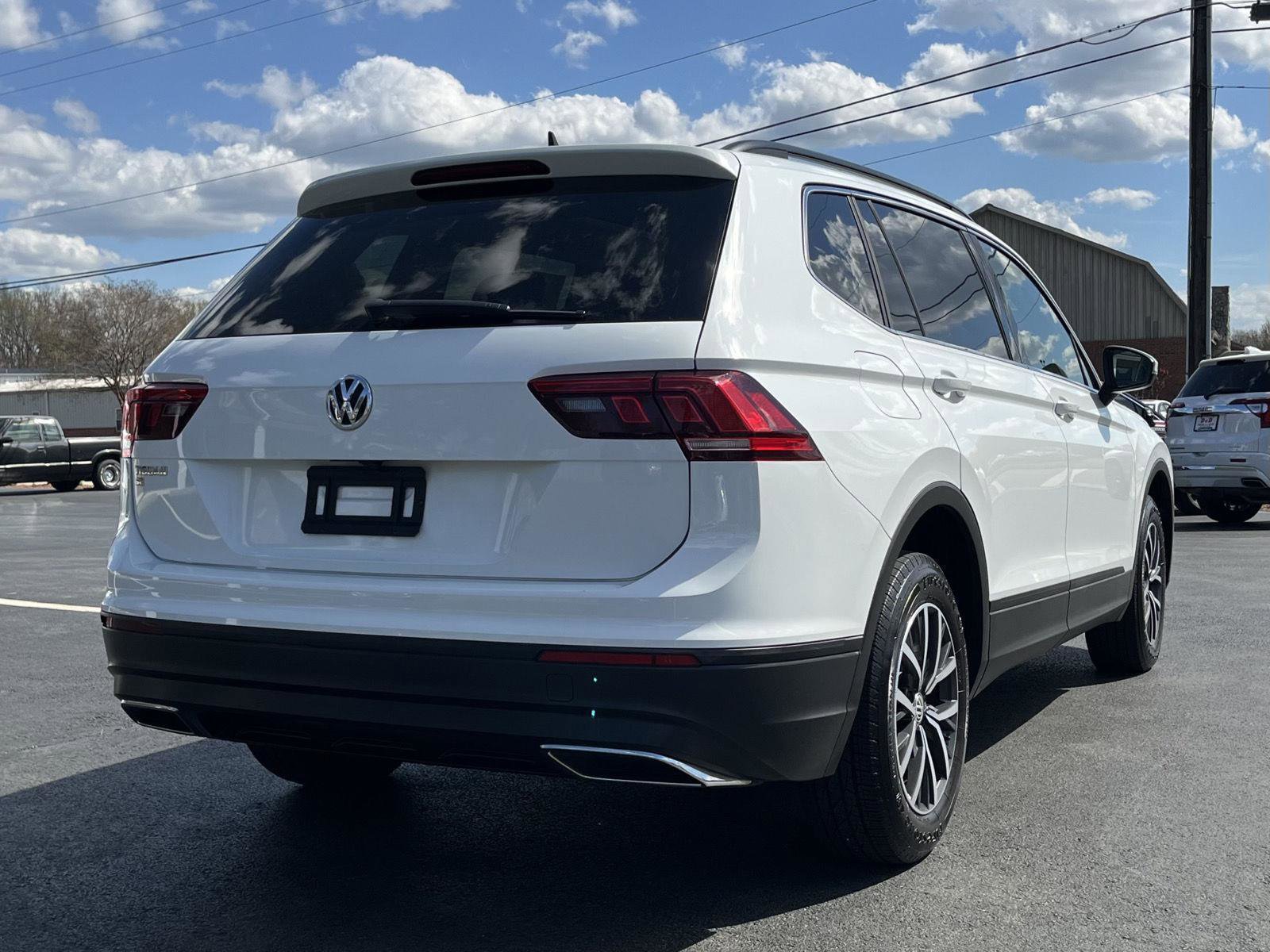 Used 2019 Volkswagen Tiguan SE w/ Panoramic Sunroof Package image 24