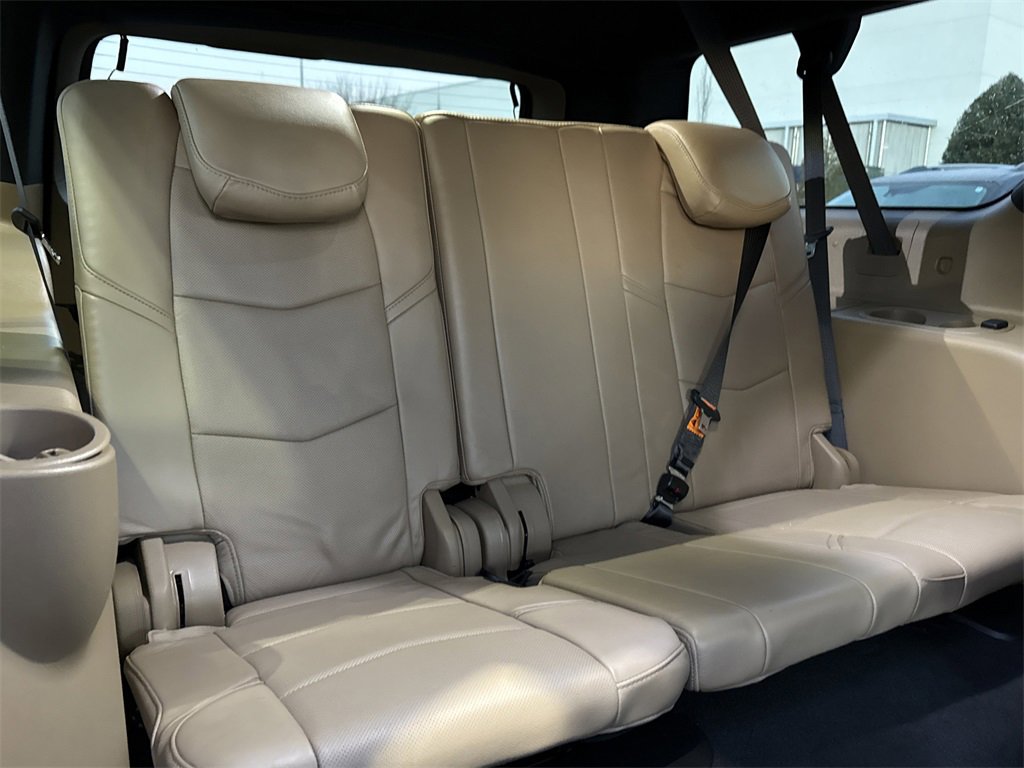 Used 2019 Cadillac Escalade ESV Platinum image 16
