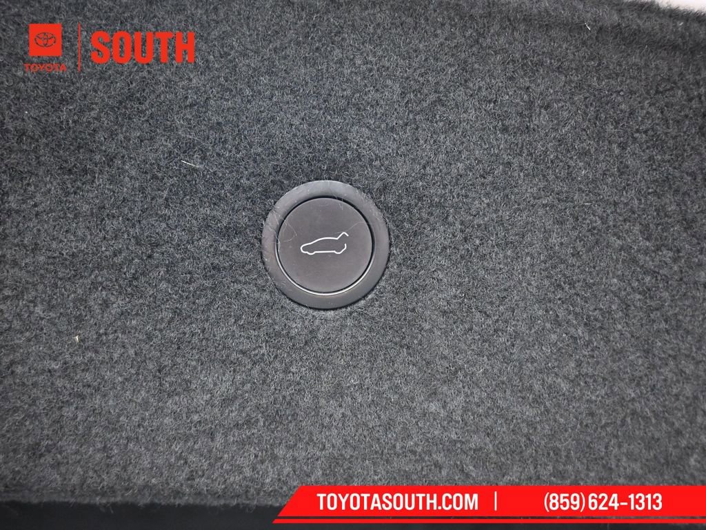 Used 2022 Tesla Model S image 25