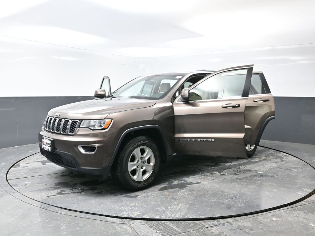 Used 2017 Jeep Grand Cherokee Laredo w/ Quick Order Package 23E image 54