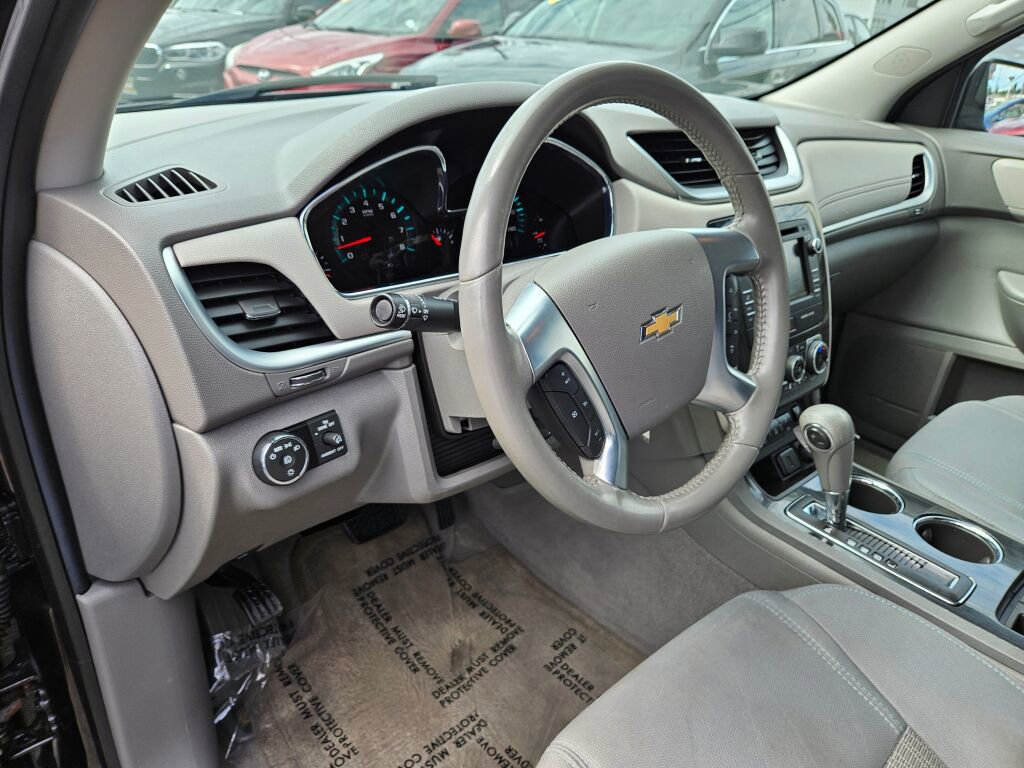 Used 2015 Chevrolet Traverse LT image 18