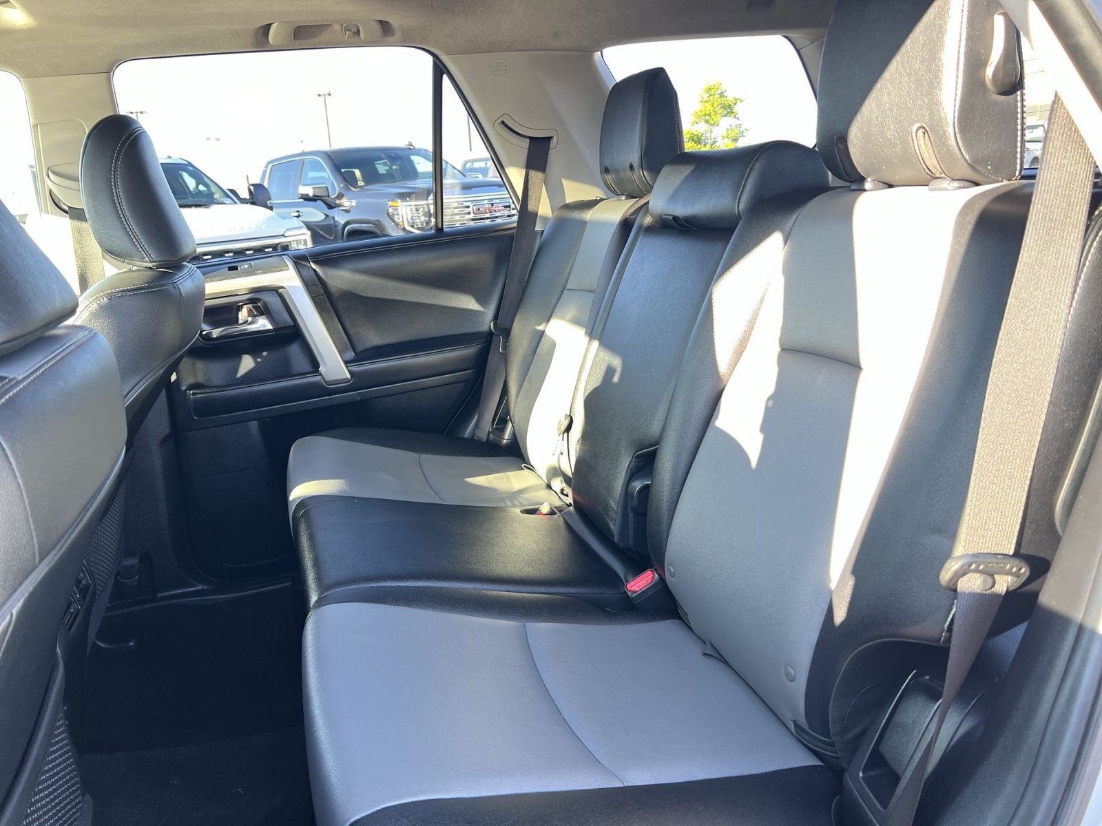 Used 2019 Toyota 4Runner SR5 Premium AWD/4WD image 25
