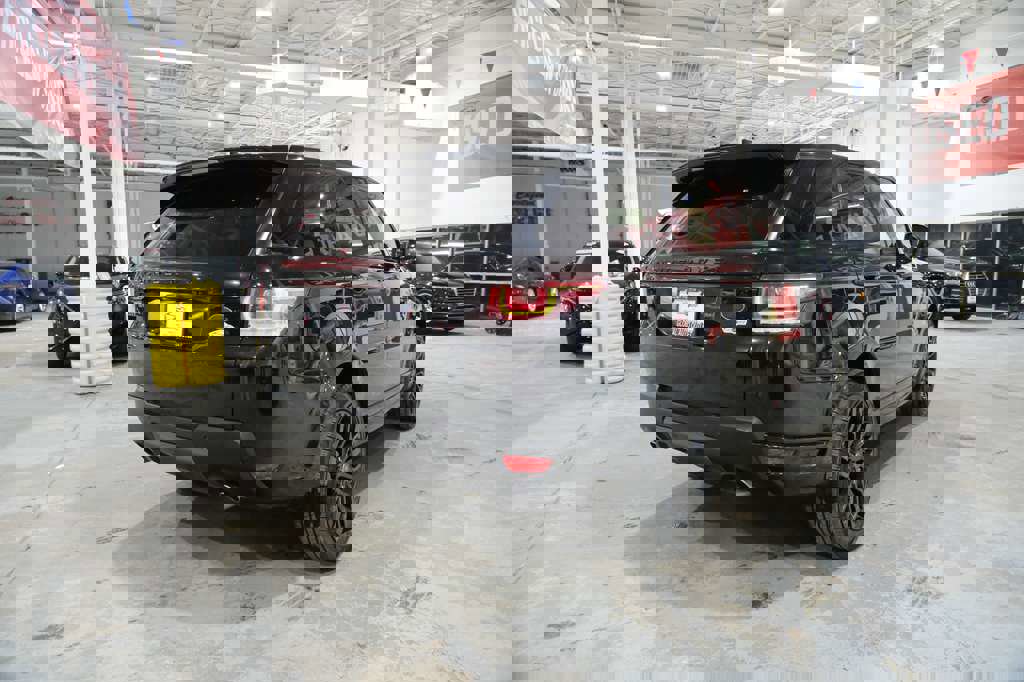 Used 2017 Land Rover Range Rover Sport HSE Dynamic image 12