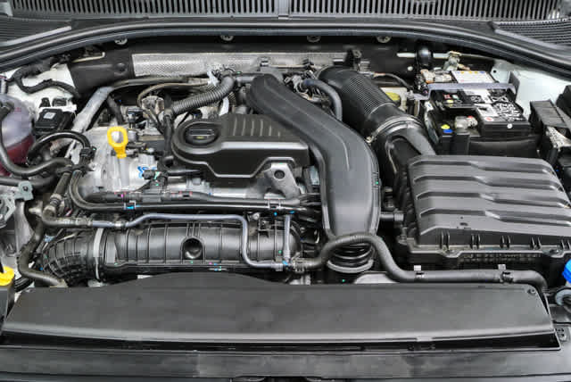 Certified 2025 Volkswagen Jetta SE w/ Black Wheel Package FWD image 33