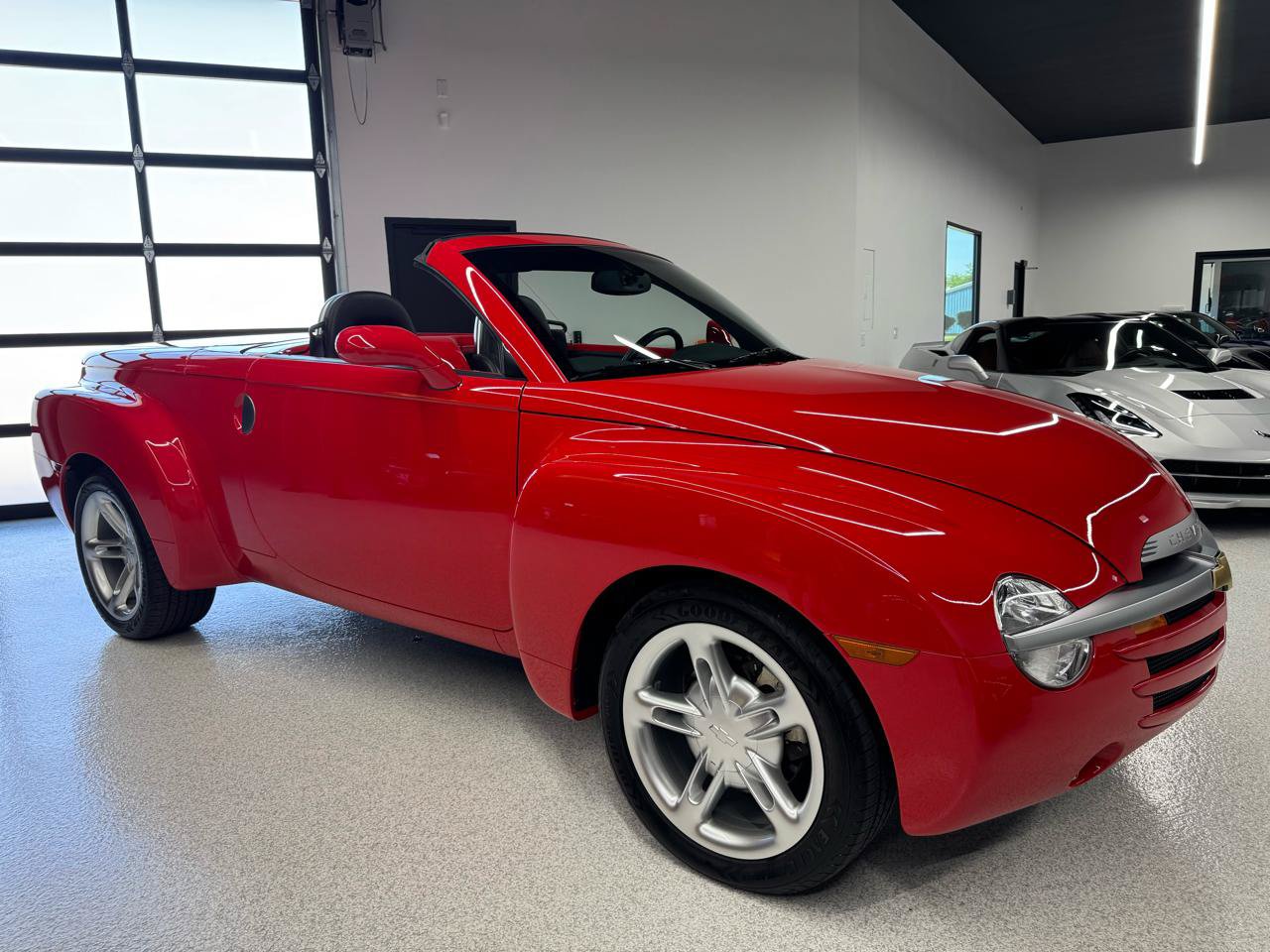 Used 2003 Chevrolet SSR w/ Preferred Equipment Group RWD image 32