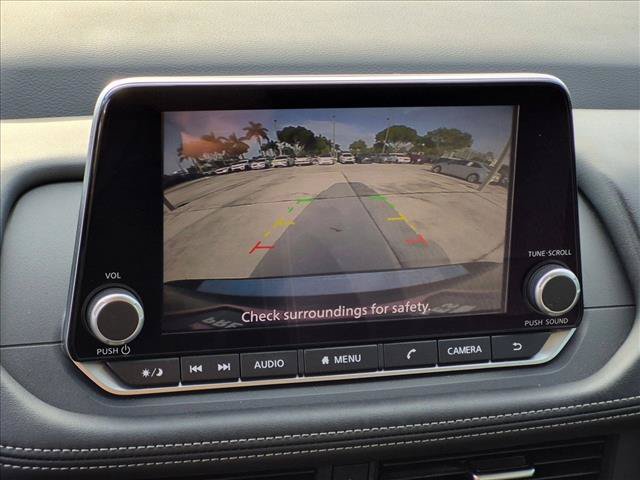 Used 2024 Nissan Rogue SV FWD image 13