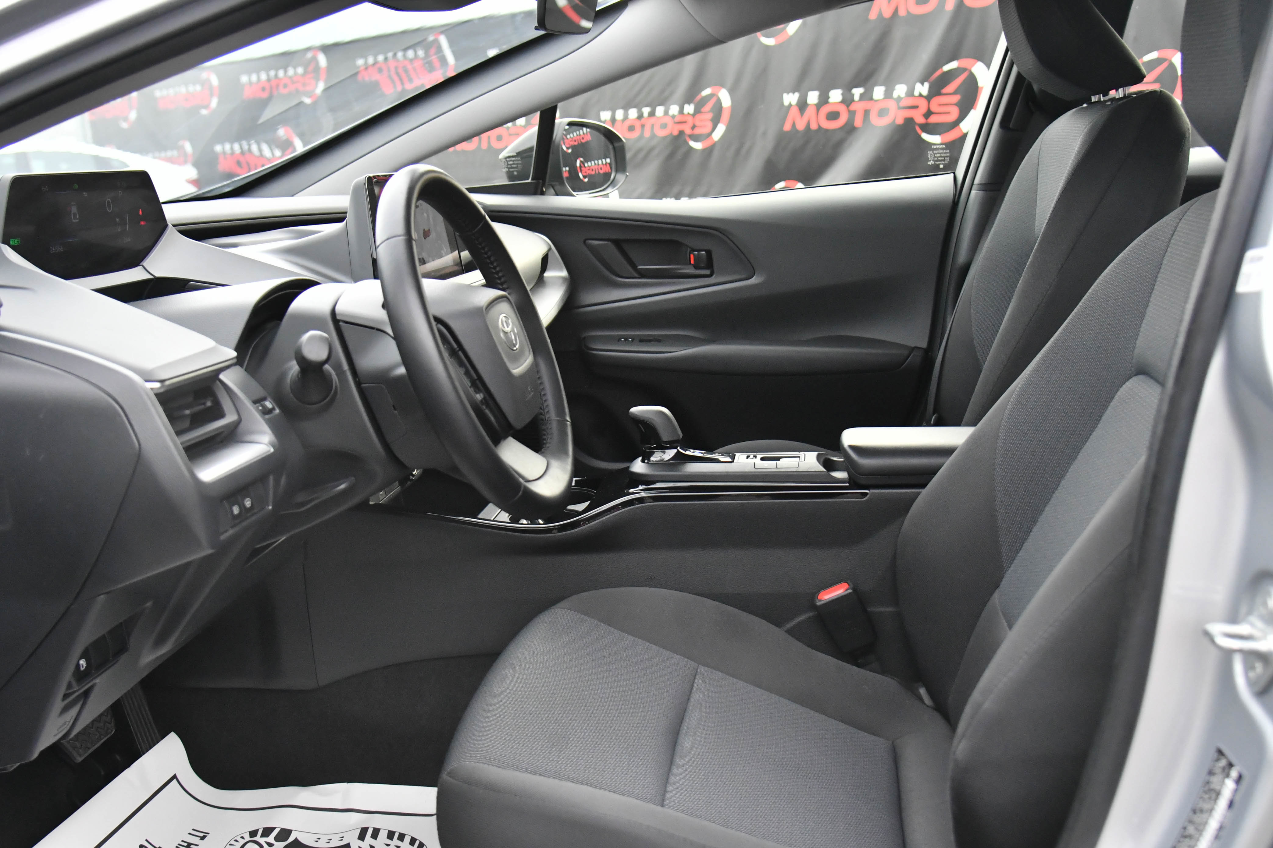 Used 2024 Toyota Prius LE image 16