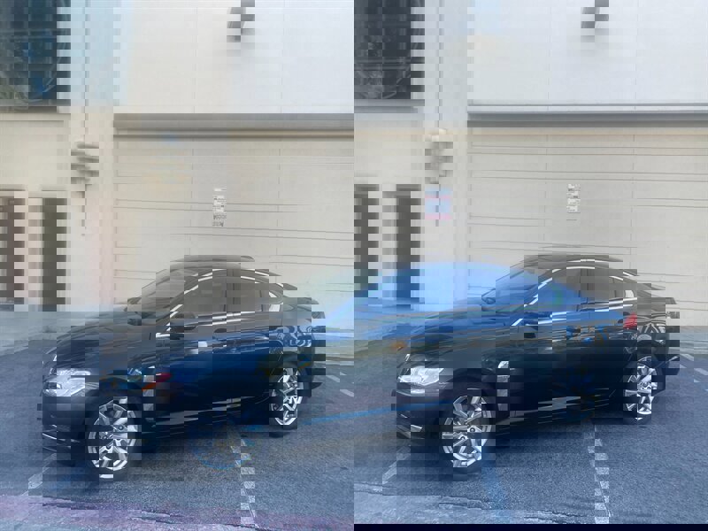 Used 2010 Jaguar XF Luxury image 1