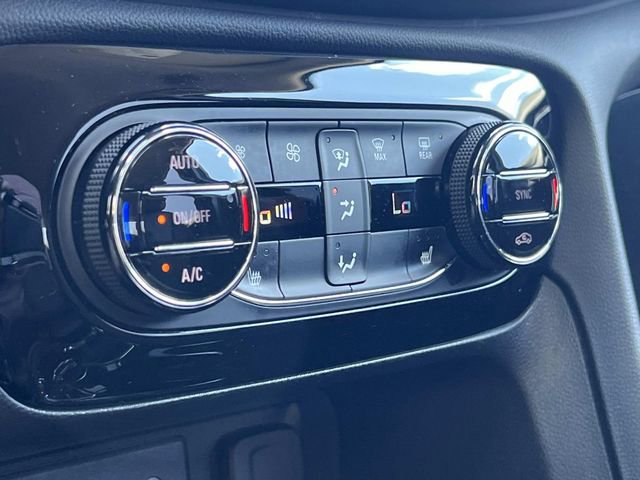 Used 2022 Buick Encore GX Select w/ Sport Touring Package FWD image 24