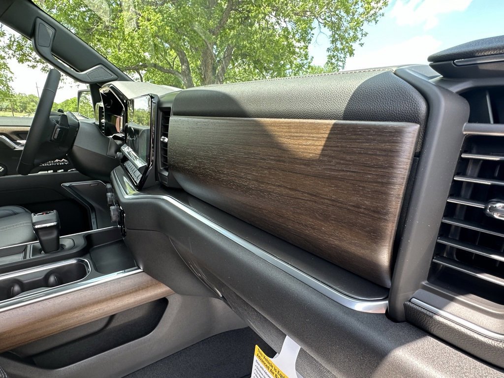 New 2025 Chevrolet Silverado 1500 High Country image 14