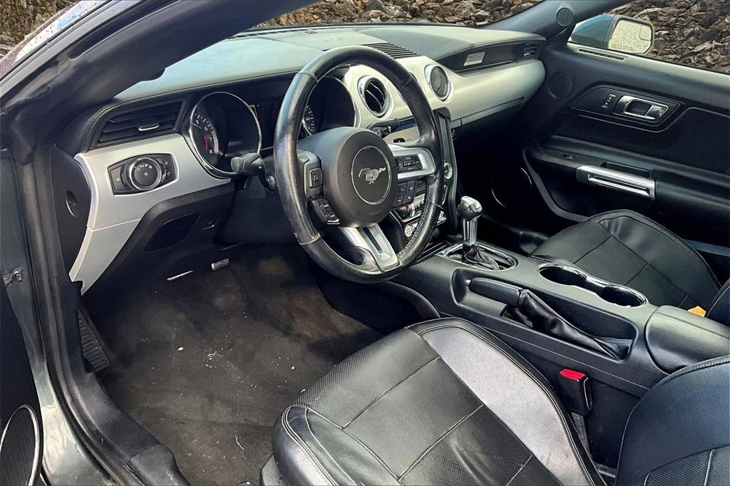 Used 2016 Ford Mustang Premium image 11