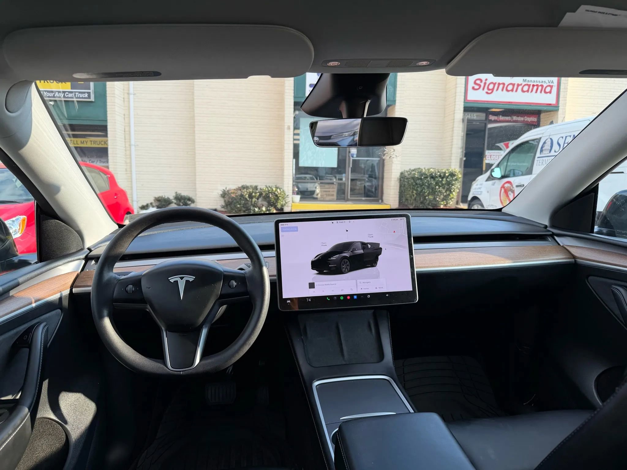 Used 2025 Tesla Model Y Long Range image 25